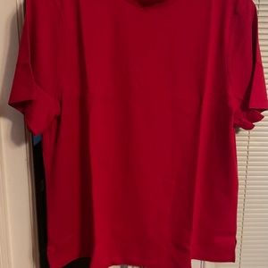 Woman’s Appleseed’s Shirt Short Sleeves Red